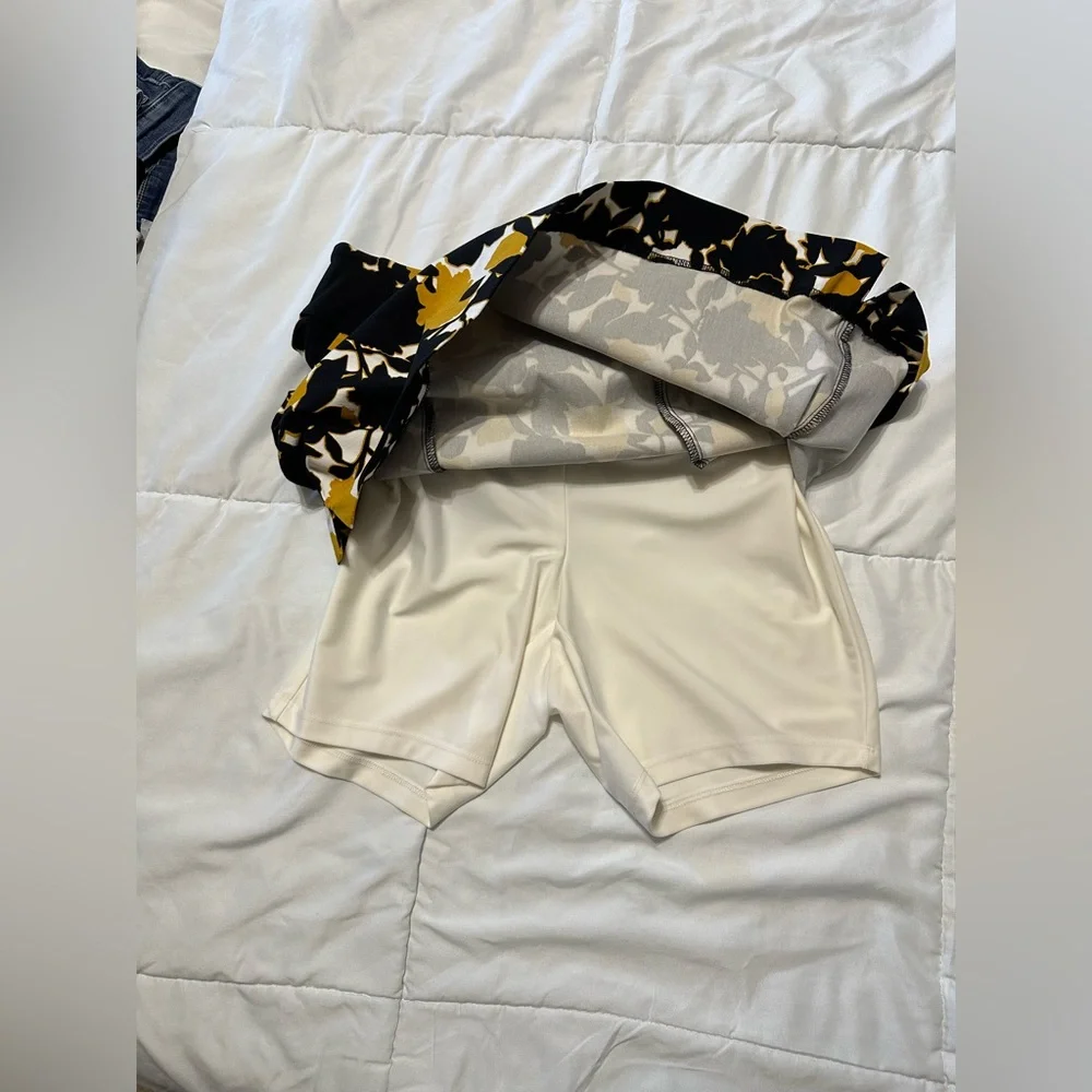 Peck&Peck Women's Floral Athletic Skort Black Yellow Built-in Shorts Size 8 - Picture 7 of 9
